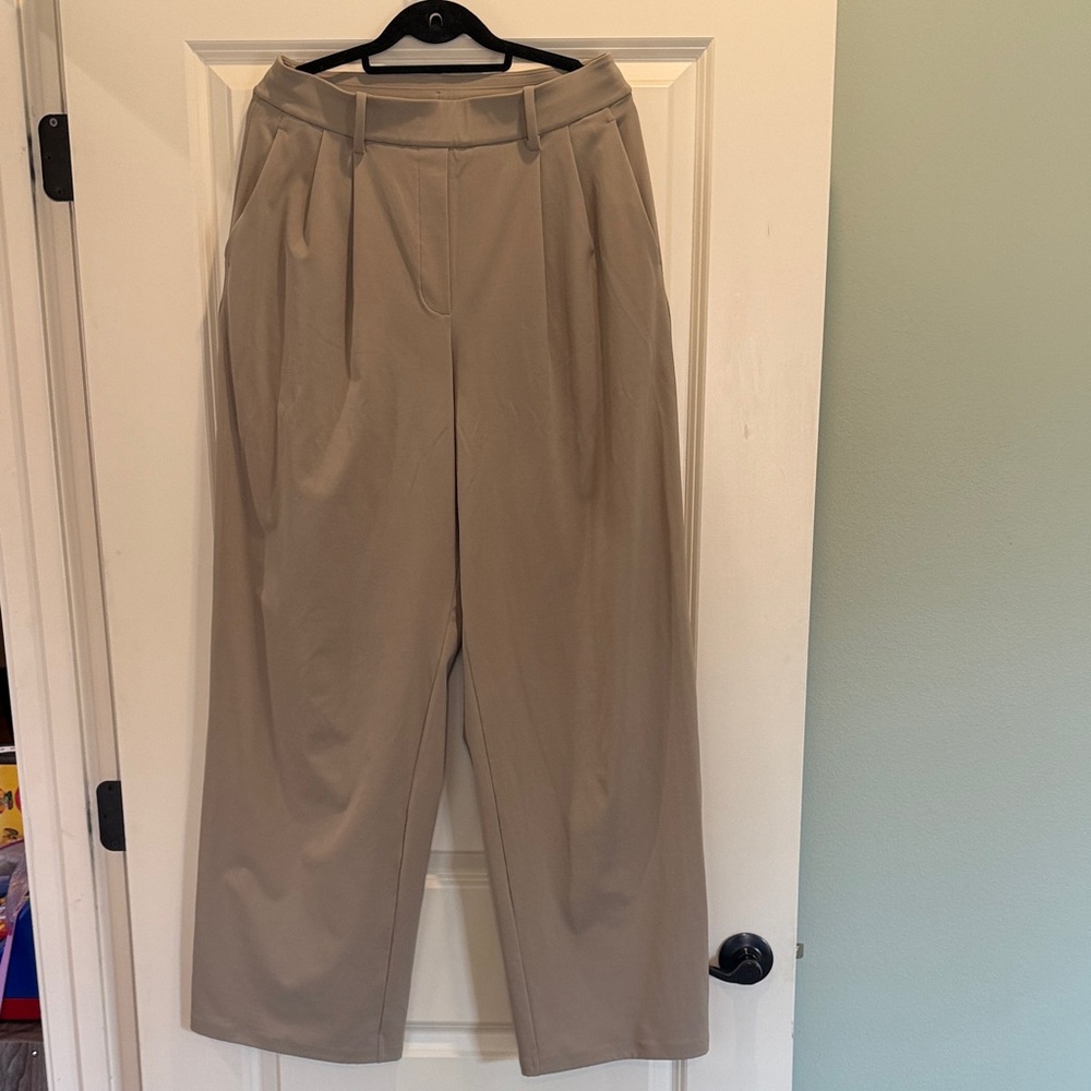 Lululemon Daydrift Trousers - pale oak